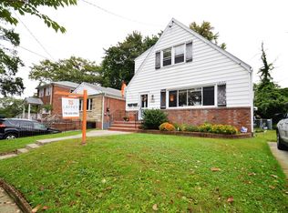 6121 215th St, Bayside, NY 11364