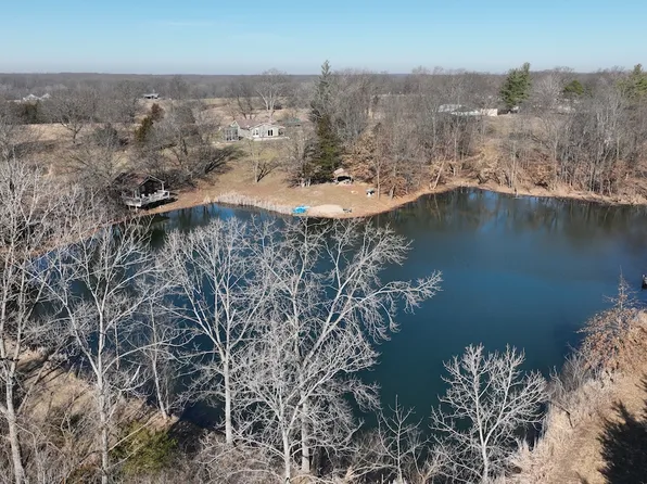 804 W Crofton Hall Rd, Sturgeon, MO 65284