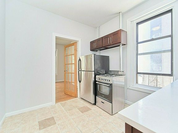 5th image of 337 E 95th St #2L