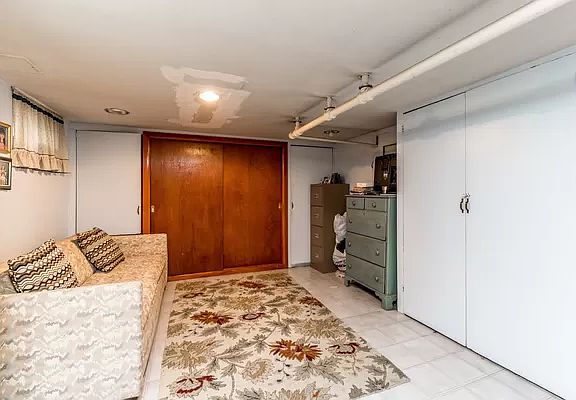 4th image of 6831 Nansen St