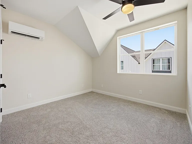 5706 Sofias Cir — Photo 23