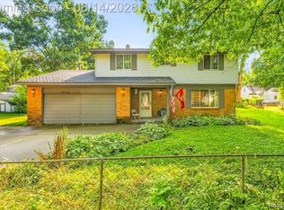 3281 Royal St, Commerce Township, MI 48382