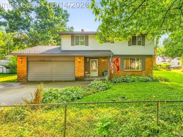 3281 Royal St, Commerce Township, MI 48382