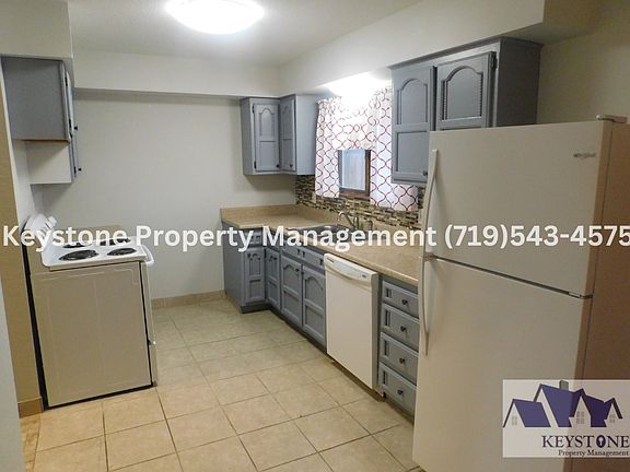 5th image of 879 S Bellflower Dr #0