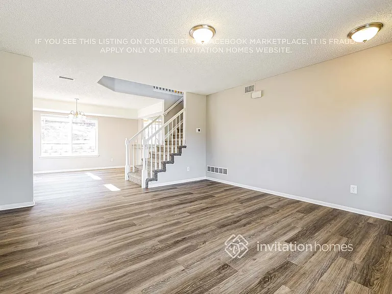 21166 E 40th Pl — Photo 5