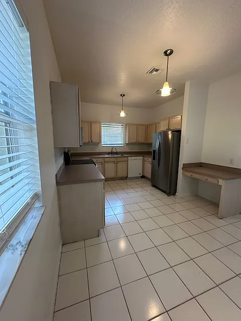 1731 LaVue Ave - 1 — Photo 3
