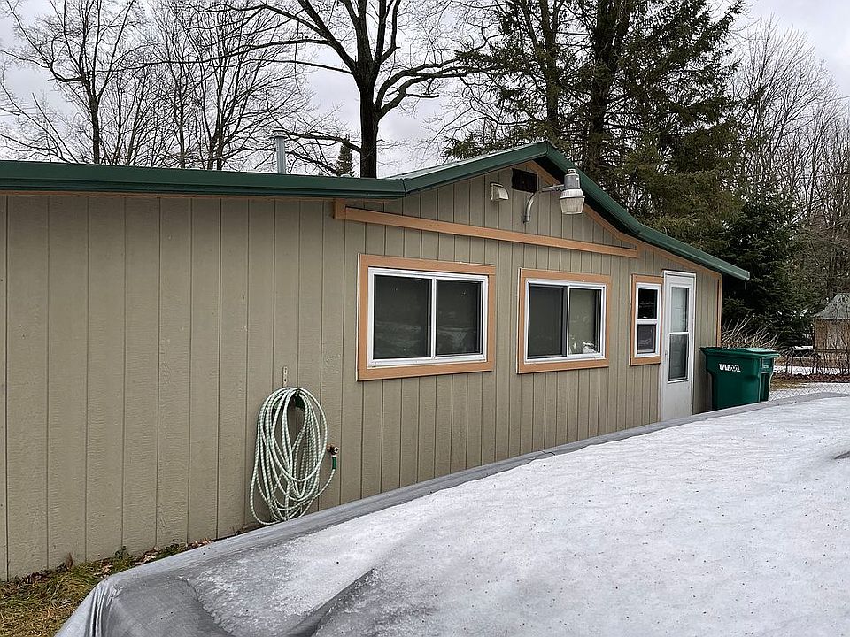 1st image of 4935 Maplewood Dr