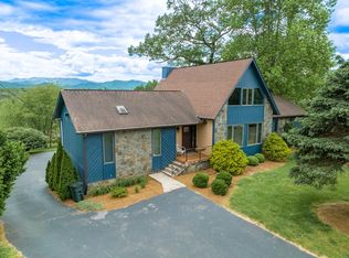 318 Harrison Ave, Franklin, NC 28734