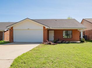 1250 Cleardale Dr, Longview, TX 75604