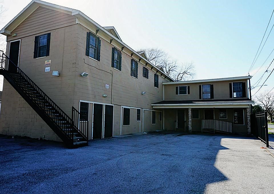 1st image of 2119 Jensen Dr #14