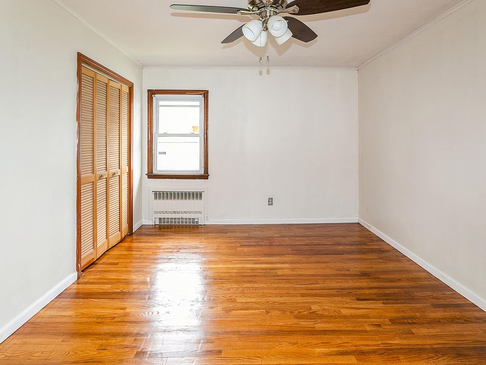 2nd image of 227 109th Ave