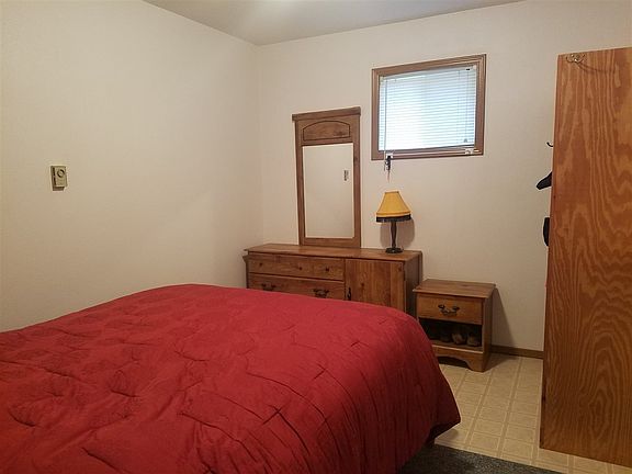 5th image of N1523 Sandhill Ave