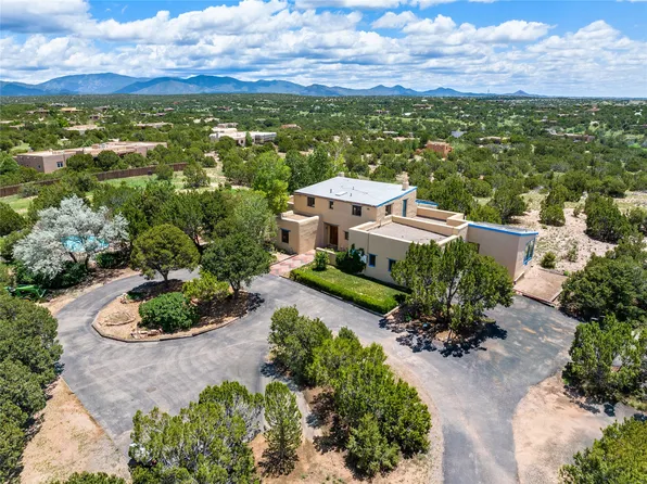 52 Fin Del Sendero, Santa Fe, NM 87506