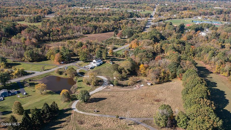 5th image of 890 Luther Road