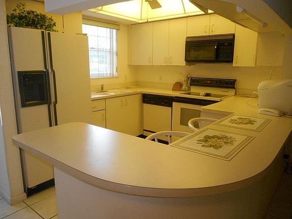2nd image of 2950 SE Ocean Boulevard SE #110-102