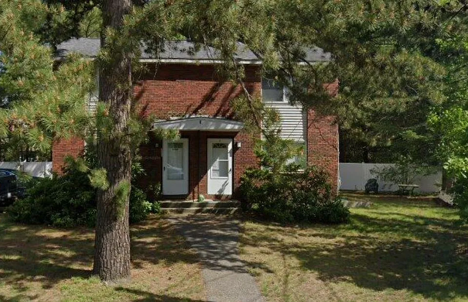 7 Lawrence St