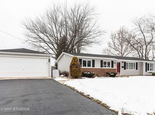 6826 Longmeadow Ln, Hanover Park, IL 60133