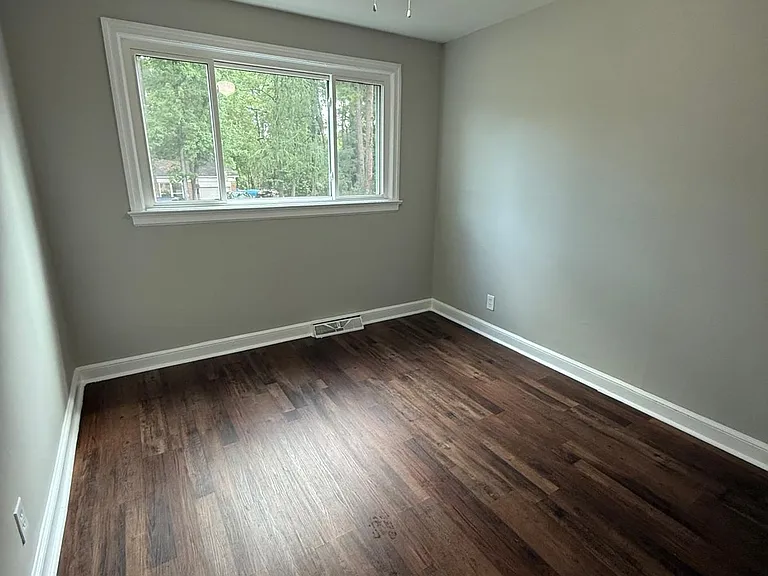 228 Lakeside Ave — Photo 3