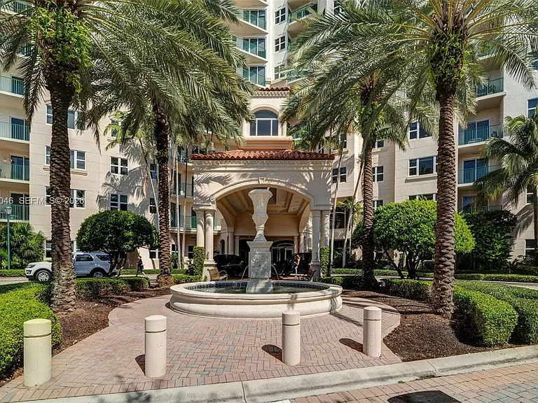 19900 E Country Club Dr #610 — Photo 42