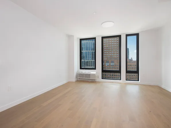 99 Fleet Place image 4 of 38