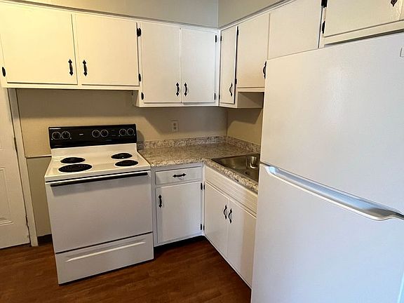3rd image of 1171 Sanborn Pl APT A