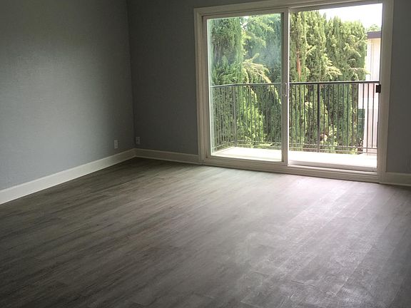 3rd image of 1743 Carmel Dr APT 3