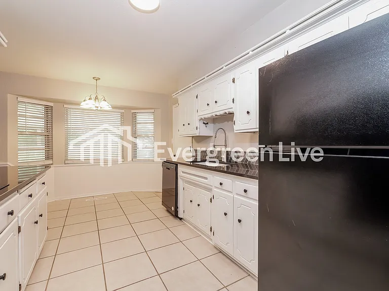 1322 NW 85th St — Photo 6