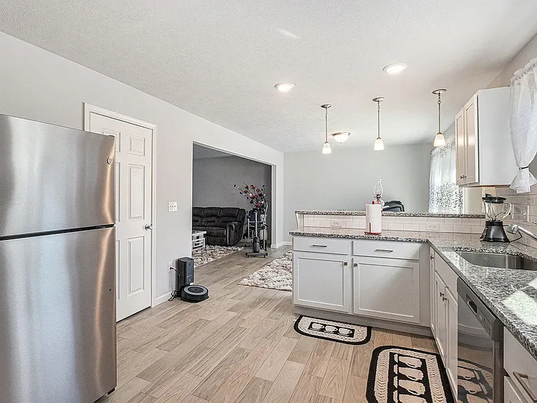 7859 Sierra Dr — Photo 4