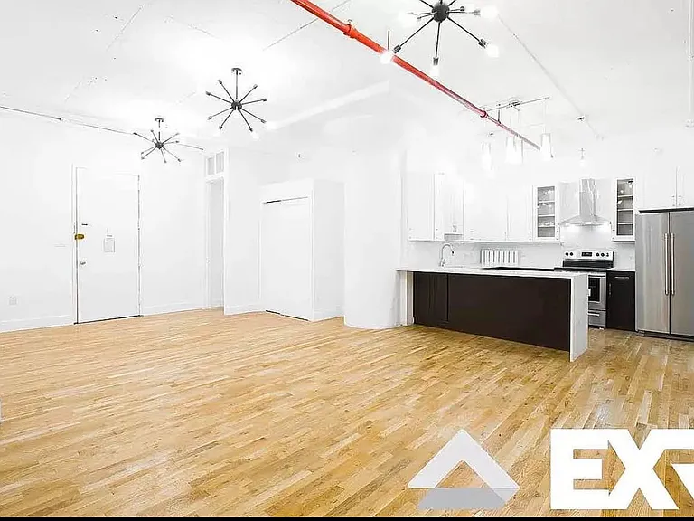 315 Berry St #105 — Photo 2