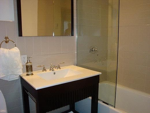 5th image of 271 Nassau Ave #3S