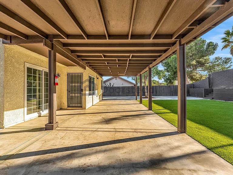 26150 Coronada Dr — Photo 46