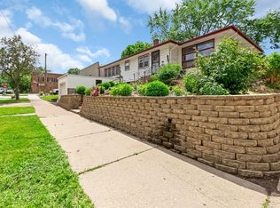 867 Stryker Ave, Saint Paul, MN 55107