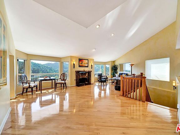 2nd image of 3681 Alta Mesa Dr