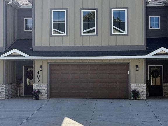 2nd image of 103 Stonebrook Ct