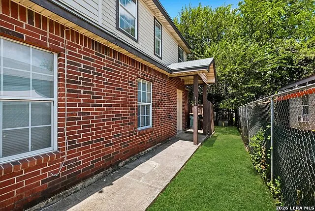 7607 Windsor Oaks — Photo 15