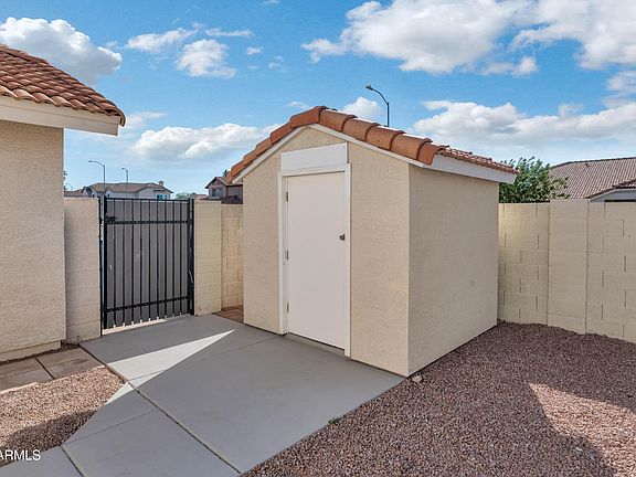 5th image of 2710 N LINDA Circle