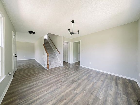 3rd image of 604 Wittland Dr