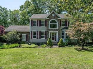 4 Nicole Ln, Flemington, NJ 08822
