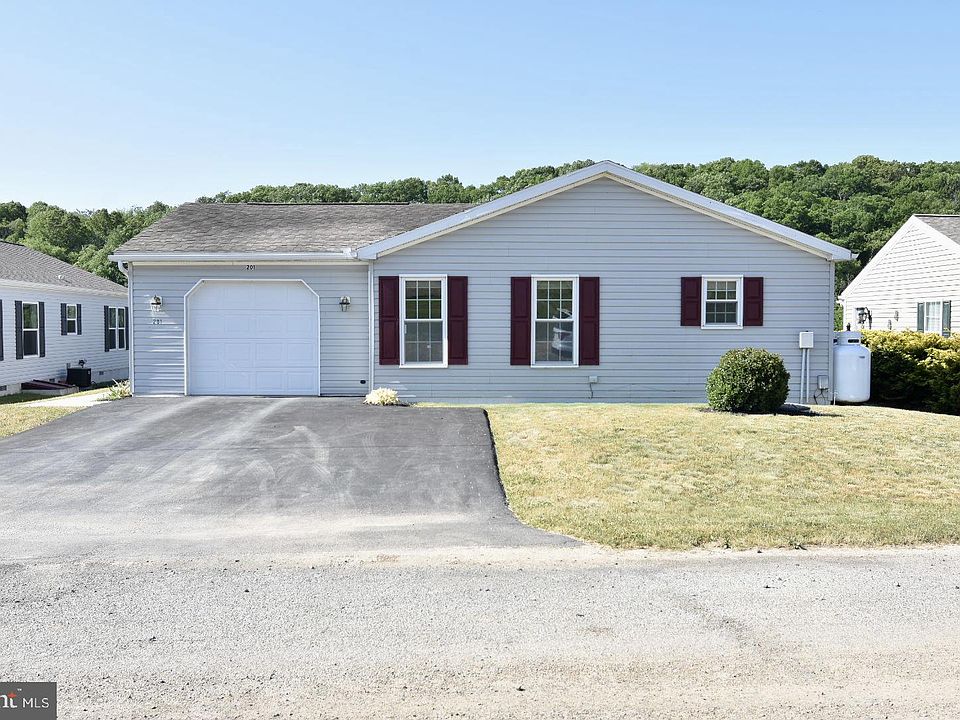 201 Lakeview Ln, Lenhartsville, PA 19534 Zillow