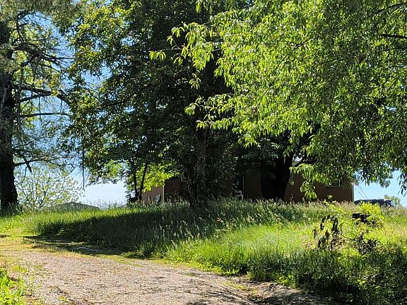 3rd image of 700 Bend Rd