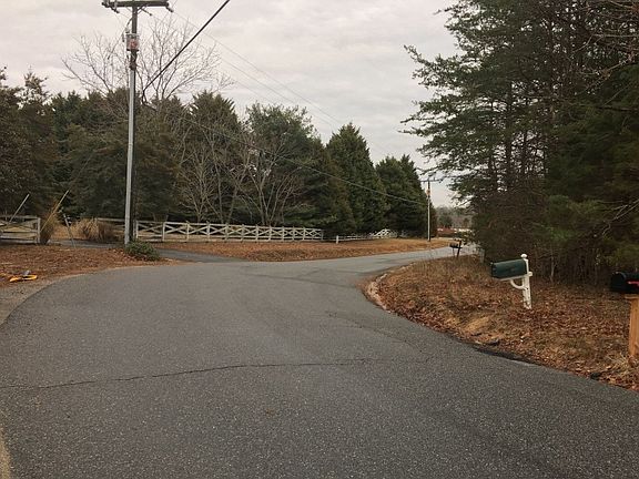 4th image of 14200 Johannas Ln