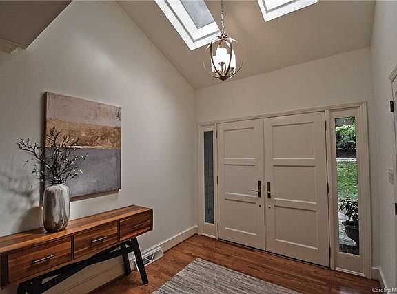 4th image of 9416 Hampton Oaks Ln