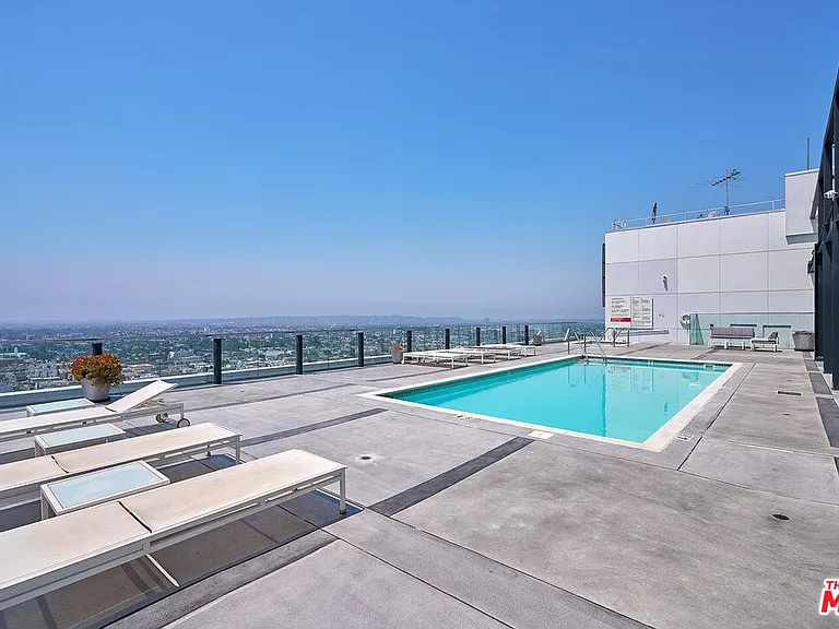 3810 Wilshire Blvd #408 — Photo 39