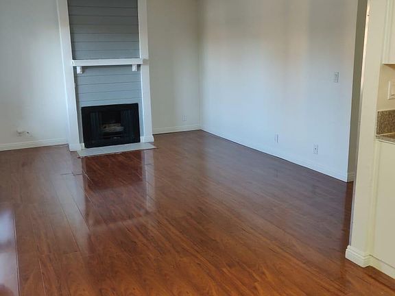 Living Room W/ Fireplace