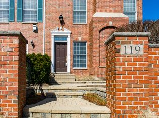 119 W Spring Ave, Naperville, IL 60540