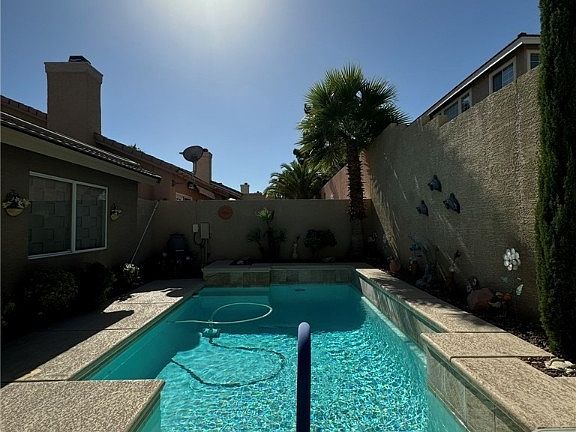 4th image of 1849 Lyell Canyon Ln