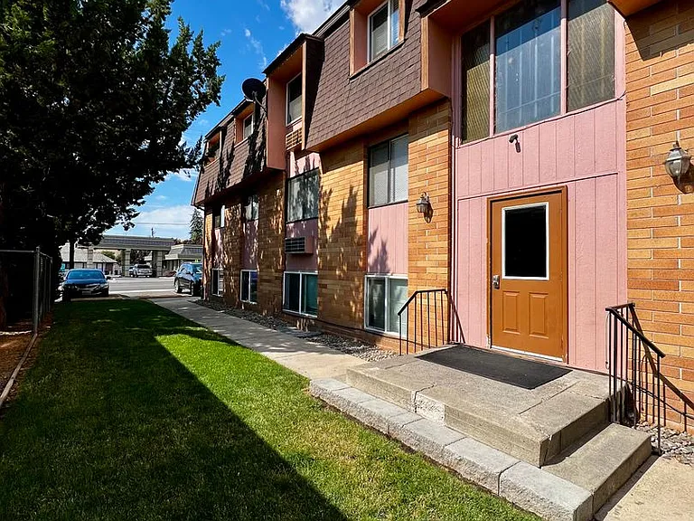 105 W Fremont Ave — Photo 1
