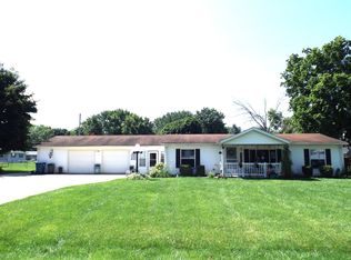 1204 Sycamore Dr, Rock Falls, IL 61071