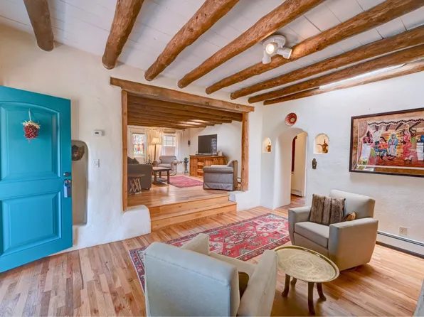 227 Artist Rd, Santa Fe, NM 87501