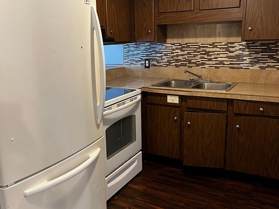 1st image of 1105 Maryland Dr APT 8